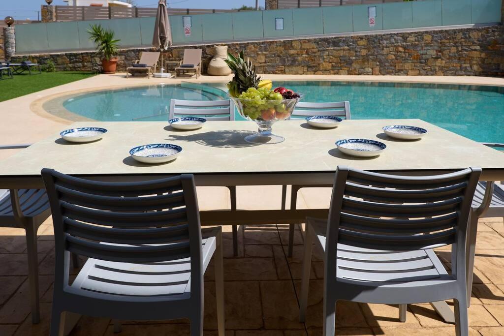 Superior Family Apartment W/Pool Dining Area Stavromenos المظهر الخارجي الصورة